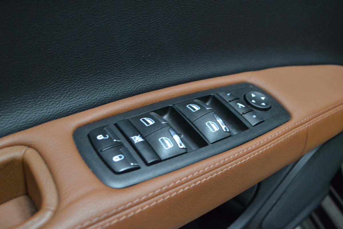 Maserati Ghibli 3.0 D V6 XENON, NAVI, PDC, LEDER, ACTIVE SOUND, 275 PK!