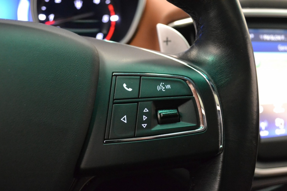 Maserati Ghibli 3.0 D V6 XENON, NAVI, PDC, LEDER, ACTIVE SOUND, 275 PK!