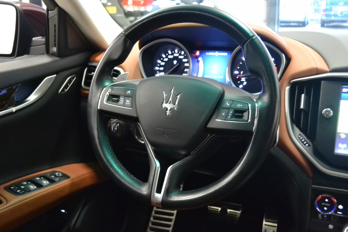 Maserati Ghibli 3.0 D V6 XENON, NAVI, PDC, LEDER, ACTIVE SOUND, 275 PK!